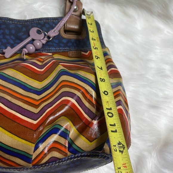 Fossil key Per multi color zigzag coated canvas ltote with blue & brown … - Picture 6 of 14
